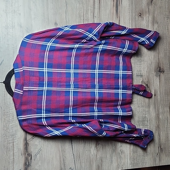 Rails Sloane Cropped Tie Front Top in Red/Blue Plaid - Picture 10 of 10